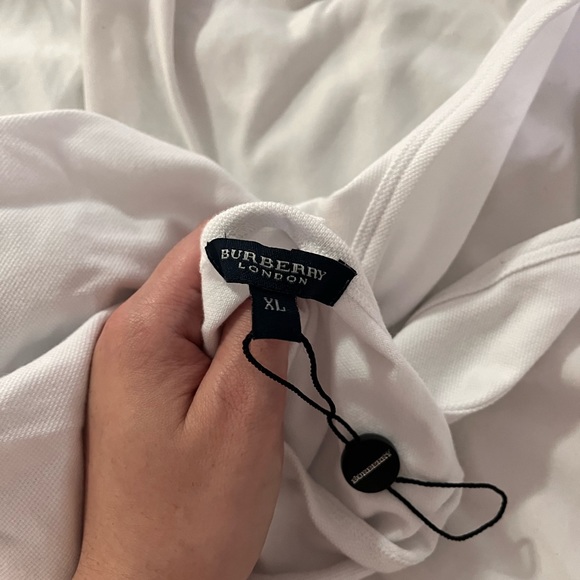 XL Burberry top - Picture 3 of 3